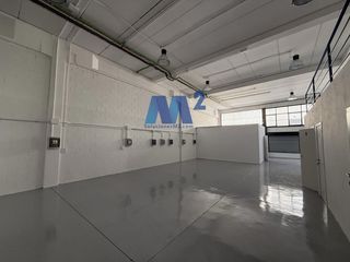 Miete Fabrikhalle  Pirineos con fuente nueva 5. Nave industrial en alquiler para laboratorio id alta seguridad