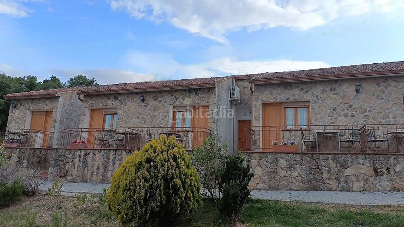 Foto 21fd2138-b23d-4cda-b6af-313eadfec808. Gebäude in calle prado de la venta 23 in Guadarrama