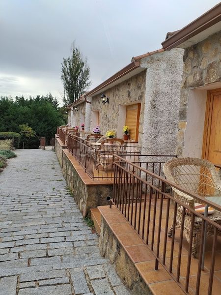Foto 49bcce3c-dd0e-432b-8008-3180f96ffdeb. Gebäude in calle prado de la venta 23 in Guadarrama