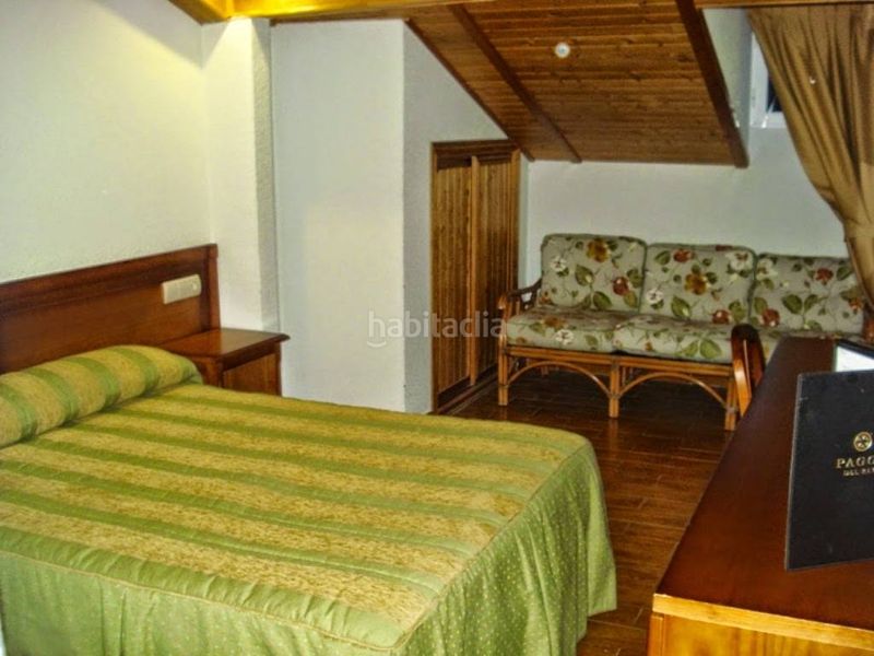 Foto 86f7dccd-c8f9-43ba-9c58-b90e0d50bc03. Gebäude in calle prado de la venta 23 in Guadarrama
