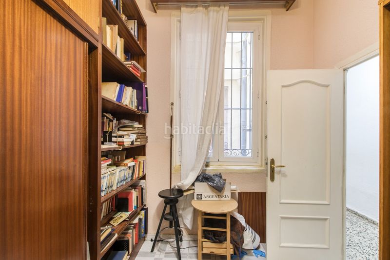 Foto 0de9bd25-d2da-477d-9567-08116b1838f7. Planta baixa a calle de echegaray 27 a Cortes-Huertas Madrid