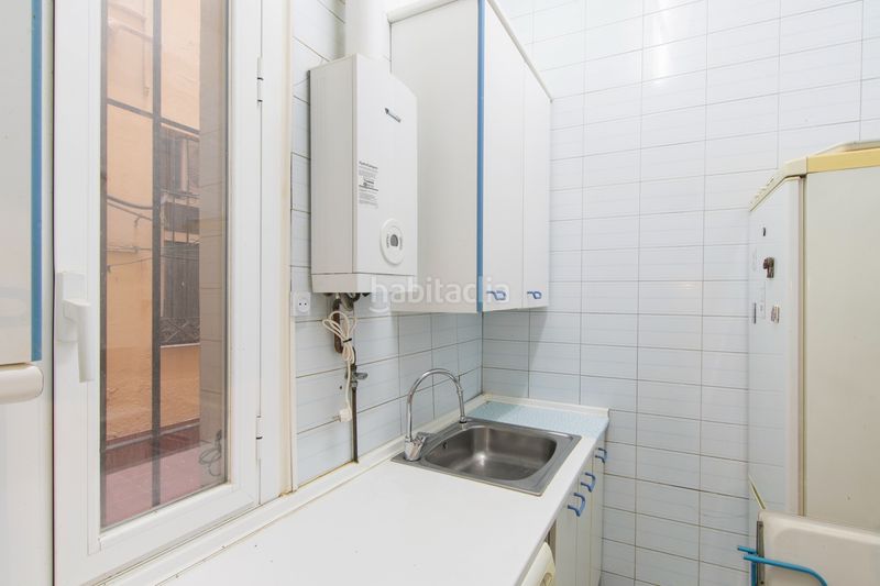 Foto c990dbda-8167-477e-80a6-d63465ec1c4d. Planta baixa a calle de echegaray 27 a Cortes-Huertas Madrid