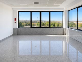 Miete Büro in Calle dublín 1. Oficina en edificio representativo con conserjería 24h en európo