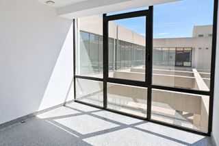 Miete Büro in Calle dublín 1. Oficina en edificio representativo con conserjería 24h en európo