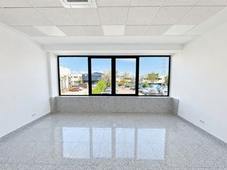 Affitto Ufficio in Calle dublín 1. Oficina en edificio representativo con conserjería 24h en európo
