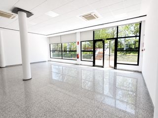 Miete Büro  Calle severo ochoa 3. Oficina en edificio representativo con conserjería 24h en el par