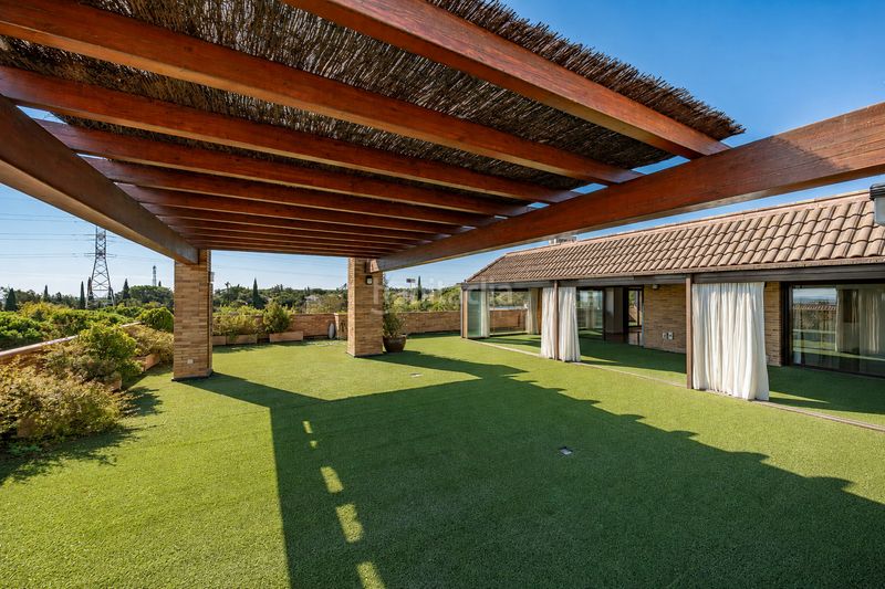 Foto 6e6cebe4-089b-475a-bff6-3b205c63e525. Alquiler ático  exclusivo de planta completa con 357 m² de terrazas y vistas panorámicas en Pinar de las Rozas en Rozas de Madrid (Las)