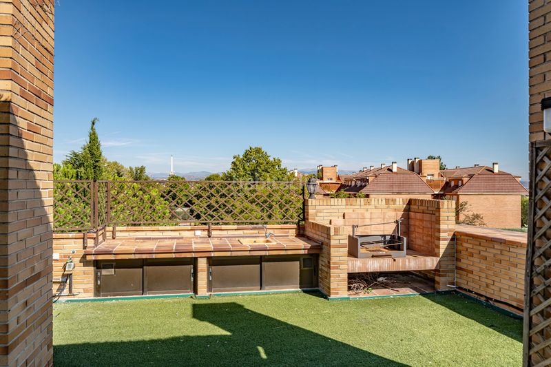 Foto fd64e908-b60e-4a52-8b91-339e73e256a9. Alquiler ático  exclusivo de planta completa con 357 m² de terrazas y vistas panorámicas en Pinar de las Rozas en Rozas de Madrid (Las)