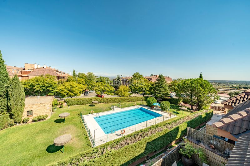 Foto 268f59c5-01fb-45cb-afb0-613969ab4fae. Rent penthouse with heating parking pool in Pinar de las Rozas Rozas de Madrid (Las)