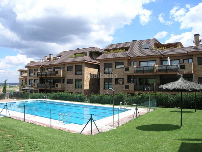 Foto 4c879ddf-55de-46d5-bca7-1f8ba84365b5. Rent penthouse with heating parking pool in Pinar de las Rozas Rozas de Madrid (Las)