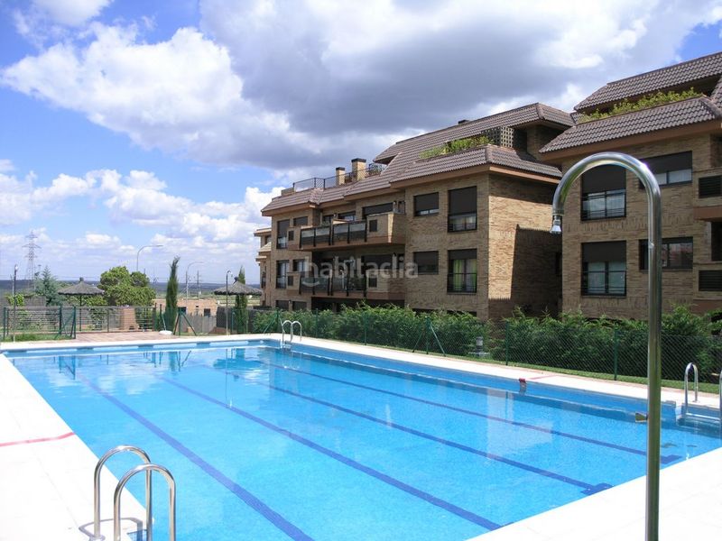Foto 7cf2fbff-ab6f-4029-af4b-19dd782836fc. Rent penthouse with heating parking pool in Pinar de las Rozas Rozas de Madrid (Las)