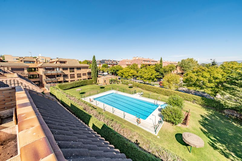 Foto 7fec823c-da4a-4299-96ea-ba0ee4b4f553. Rent penthouse with heating parking pool in Pinar de las Rozas Rozas de Madrid (Las)