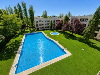 Miete Studiowohnung in Calle collado ventoso 2. Estudio en urbanización con piscina, junto a la a-6 y cerca de l