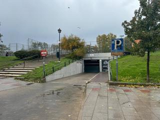 Parking voiture en Vista Alegre. Plaza de garaje parque eugenia de montijo