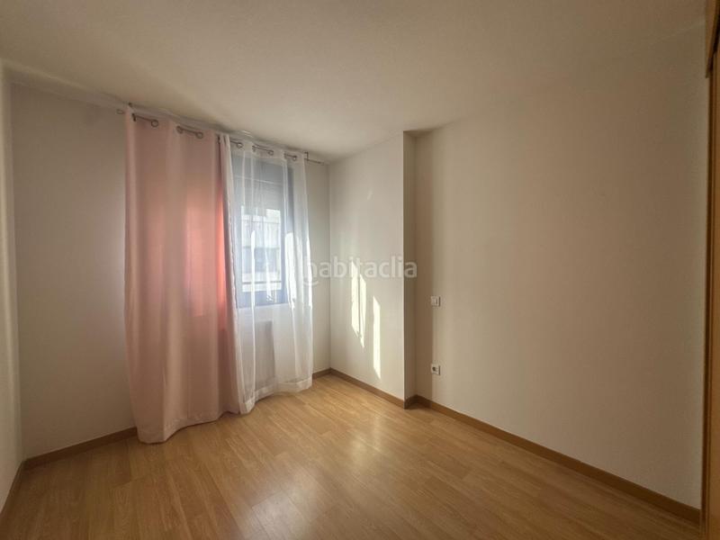 Foto 2429829d-da8d-46dc-bc64-9bd3d10abae6. Alquiler piso se alquila piso zona plaza castilla en Madrid