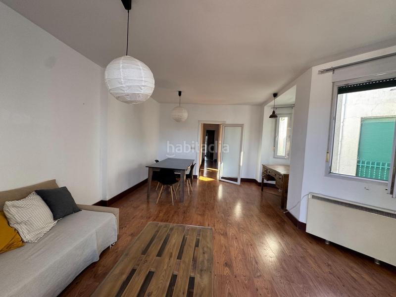 Foto bb15b1d0-a73a-4e5c-b7e3-0a6d8f0aa74c. Alquiler ático  con terraza privada en arapiles en Madrid