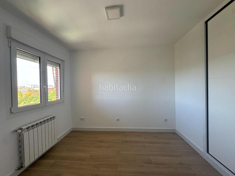 Foto 8ecacf1f-42cc-4b64-b685-27c2c7a62593. Lloguer pis amb calefacció aparcament piscina a Las Tablas Madrid