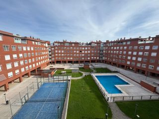 Lloguer Pis a San Nicasio. Piso en ensanche de san nicasio con piscina, pádel, trastero y 2