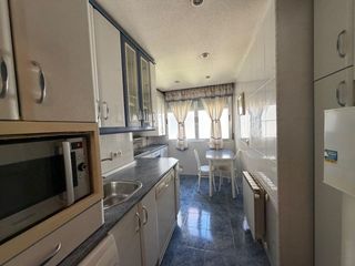 Pis  Calle alcarria. Exclusiva! luminoso piso de 3 hab. con terraza en zarzaquemada