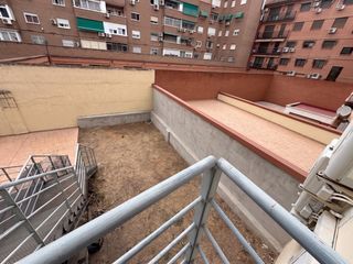 Affitto Appartamento  Paseo curas de los. Vivienda céntrica con gran patio privado, trastero y ascensor en