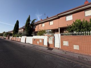 Affitto Casa a schiera in Prado de Santo Domingo. Espectacular chalet unifamiliar en exclusiva en alcorcón zona pr