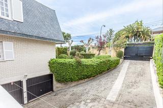 Chalet  C/ del rosal. Inmoplus tiene el placer de presentar este magnfico chalet unif