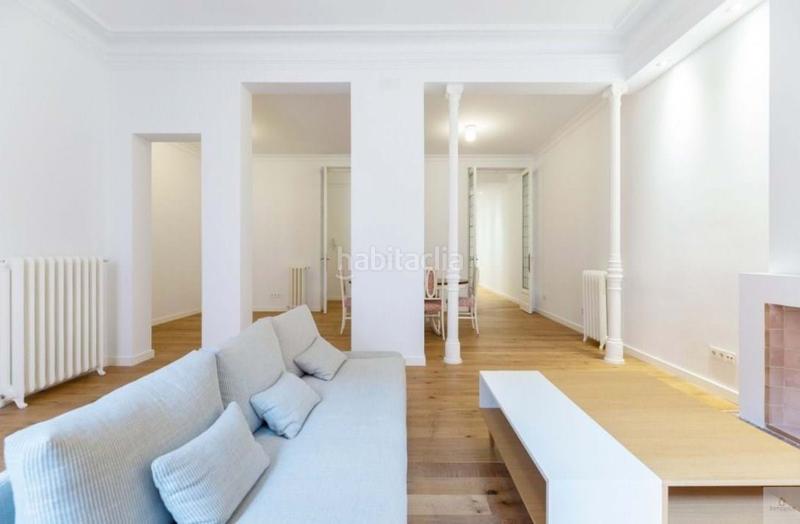 Foto 45cf9384-3bd0-4ce5-ac91-3d606aad4e58. Alquiler piso magnifico piso reformado con gusto en el corazón de chueca, sin amueblar. piso con una distribución cómoda, buenas calidades, con en Madrid