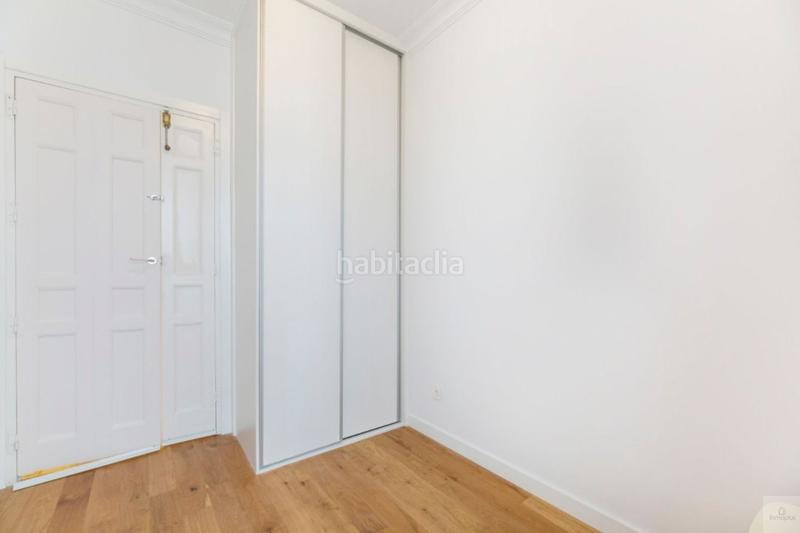 Foto 4b1a66eb-572a-42b6-a77b-b1e1e5a01de0. Alquiler piso magnifico piso reformado con gusto en el corazón de chueca, sin amueblar. piso con una distribución cómoda, buenas calidades, con en Madrid