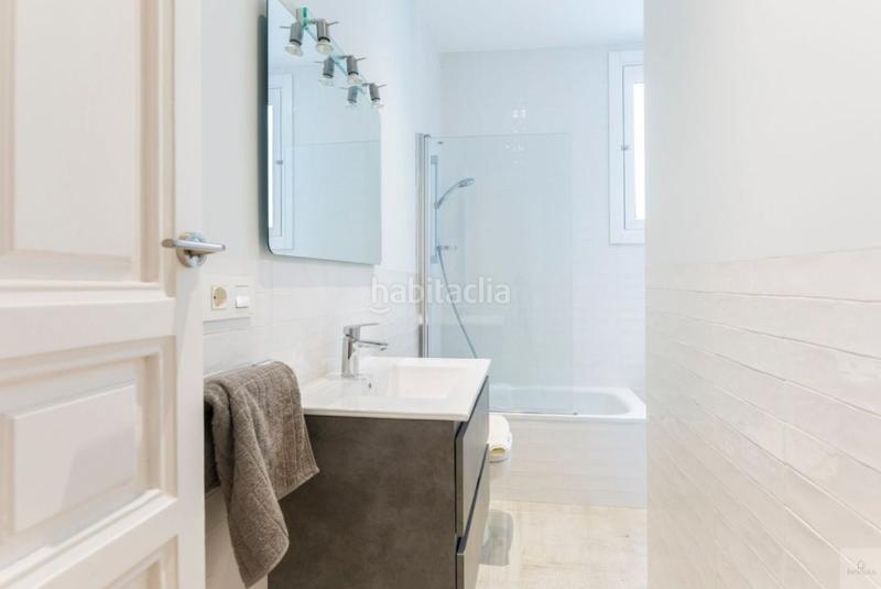 Foto ad5e9f40-ac83-45d0-9796-4cfb4a21ea93. Alquiler piso magnifico piso reformado con gusto en el corazón de chueca, sin amueblar. piso con una distribución cómoda, buenas calidades, con en Madrid