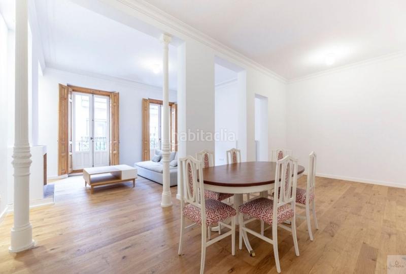 Foto babef00d-92f7-4a4d-bb62-278d3c59de57. Alquiler piso magnifico piso reformado con gusto en el corazón de chueca, sin amueblar. piso con una distribución cómoda, buenas calidades, con en Madrid