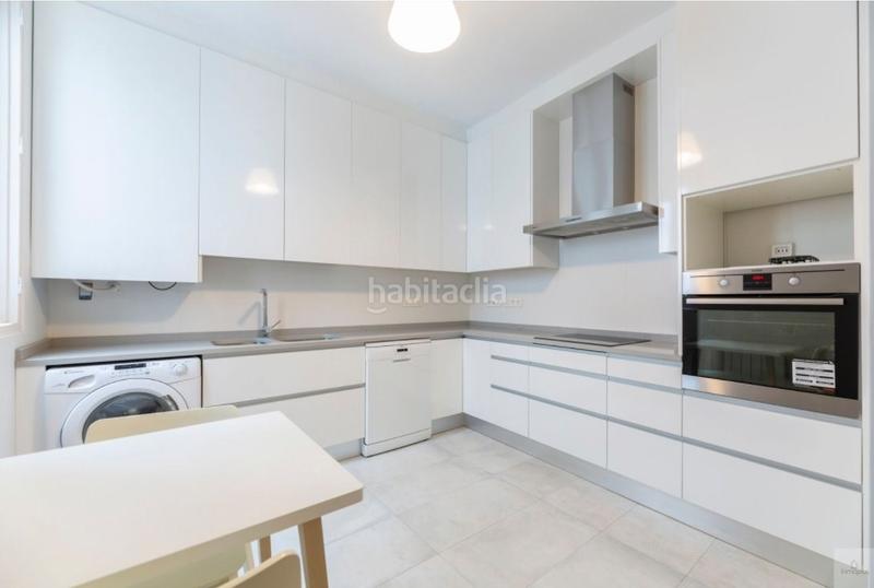 Foto ced4a548-c82a-43ba-897b-571d67cb169d. Alquiler piso magnifico piso reformado con gusto en el corazón de chueca, sin amueblar. piso con una distribución cómoda, buenas calidades, con en Madrid