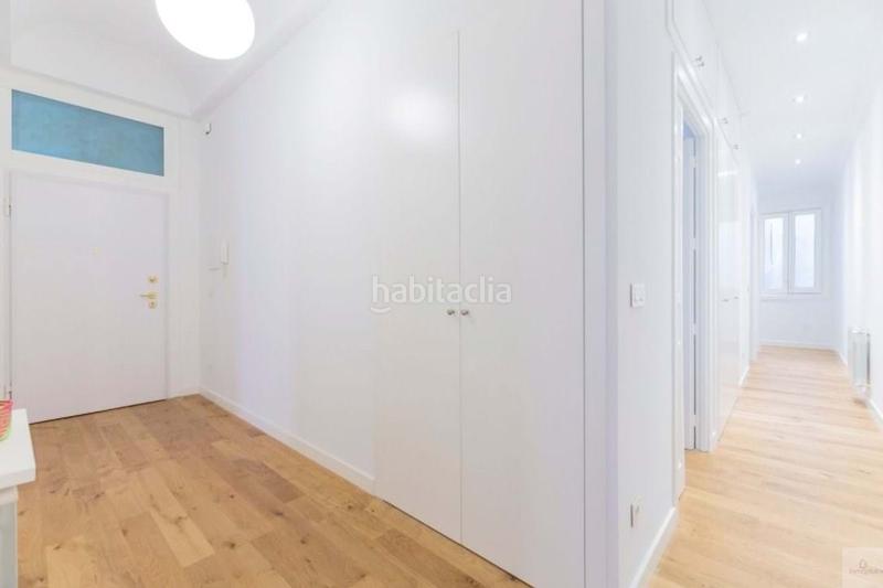 Foto d623bf7a-3e5f-49ef-aa99-252f12dd39ff. Alquiler piso magnifico piso reformado con gusto en el corazón de chueca, sin amueblar. piso con una distribución cómoda, buenas calidades, con en Madrid