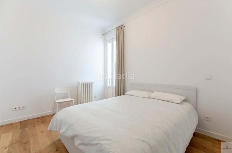 Foto d63f7b64-124f-45d7-8e35-6fb58f8289ae. Alquiler piso magnifico piso reformado con gusto en el corazón de chueca, sin amueblar. piso con una distribución cómoda, buenas calidades, con en Madrid