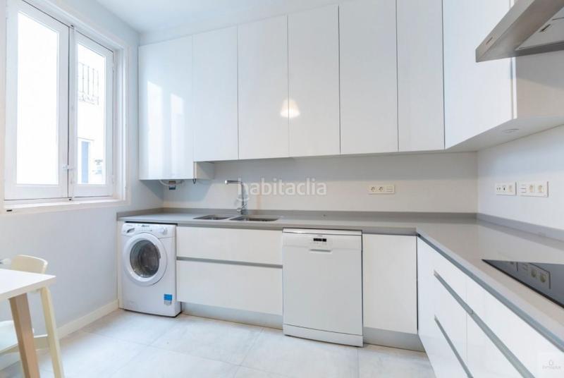 Foto f6aefe2a-7fa2-4d32-877f-b251ab7a0d3d. Alquiler piso magnifico piso reformado con gusto en el corazón de chueca, sin amueblar. piso con una distribución cómoda, buenas calidades, con en Madrid