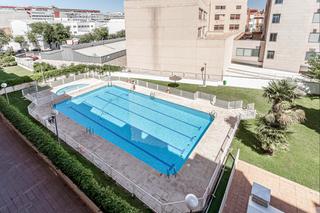 Alquiler Piso  Julián camarillo. Cómodo apartamento de un dormitorio  en alquiler.
