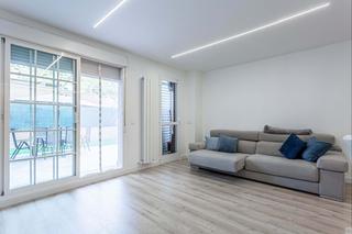 Pis  Calle santolina. Se vende precioso bajo con jardín exclusivo de 86m en el cantiza