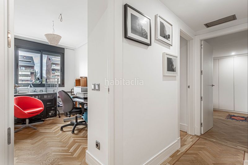 Foto 466d1ed8-e4e2-4dd1-ac68-c1a390f2bd5d. Pis amb calefacció aparcament piscina a Golf-El Carralero Majadahonda