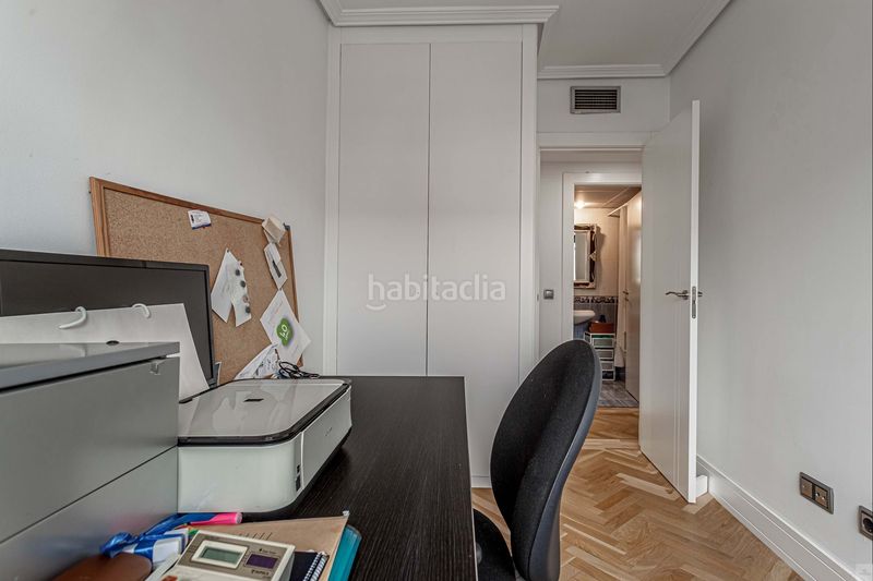 Foto d8f1a123-17d4-4ef3-b255-77bd77859a5a. Pis amb calefacció aparcament piscina a Golf-El Carralero Majadahonda