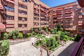 Location Appartement  Calle porvenir. Inmoplus alquila amplio y luminoso piso recién reformado en fuen