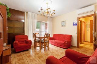 Flat  Calle almazán. Se vende estupendo piso de 76 m construidos, con tres dormitorio