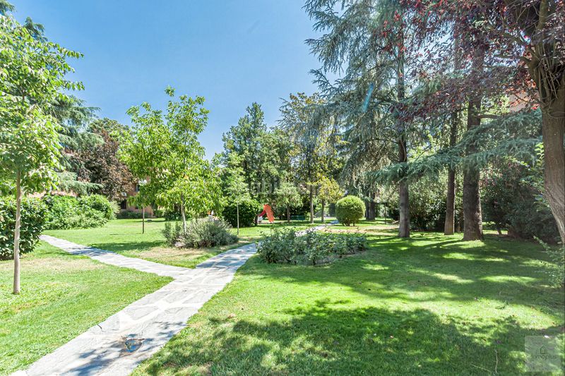Foto dd30e463-a89f-4ed8-84f2-c74d9e15df75. Flat with parking pool in Carretera del Plantío Majadahonda