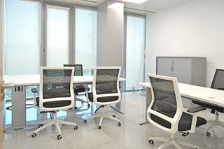 Affitto Ufficio in Plaza de europa 3. Alquiler de despachos profesionales con todo incluido.