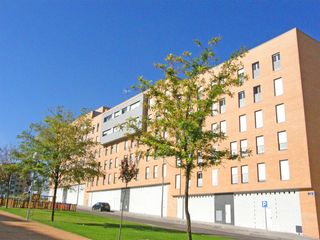Geschäftsraum in Bulevar Clara Campoamor 17
