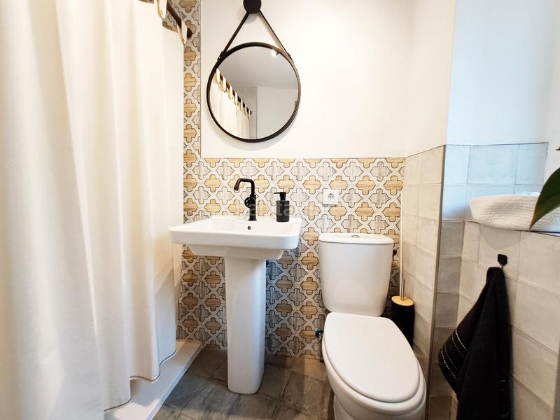 Foto e42e4c5b-8391-43f5-9716-ac51aca1a470. Casa adosada casa de pueblo en hoyo de pinares. reformada completamente. en Hoyo de Pinares (El)