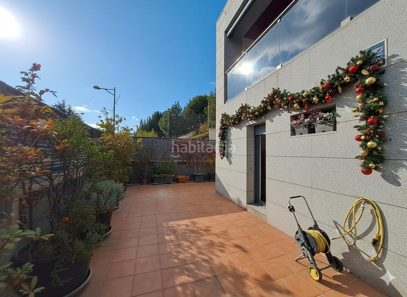 Foto 9ac7fca5-f8a0-4e8a-8ca9-2a2f4b170fe3. Planta baixa amb calefacció aparcament piscina a San Lorenzo de El Escorial