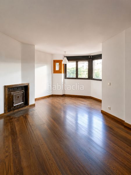 Foto b7ff59d3-0789-4ad3-bbdb-d42ef9ef630c. Flat with fireplace heating parking in Los Ángeles de San Rafael Espinar (El)