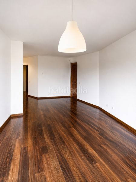 Foto d9c11dcf-2dc6-4f06-90b5-4d449807ccc3. Flat with fireplace heating parking in Los Ángeles de San Rafael Espinar (El)