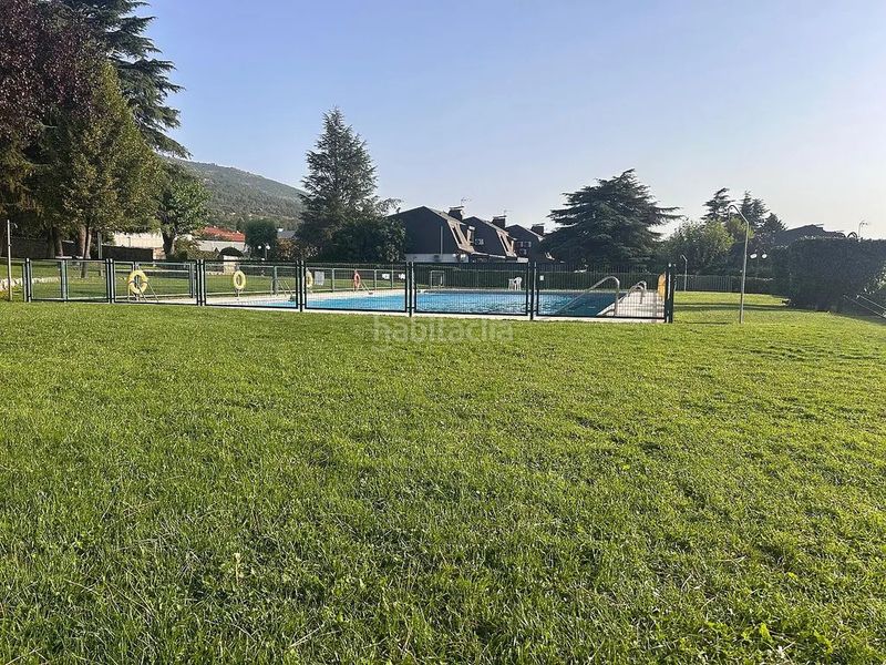 Foto c2a4162c-f1dc-4869-924d-c76c75e5978f. Casa adossada amb xemeneia calefacció aparcament piscina a Escorial (El)