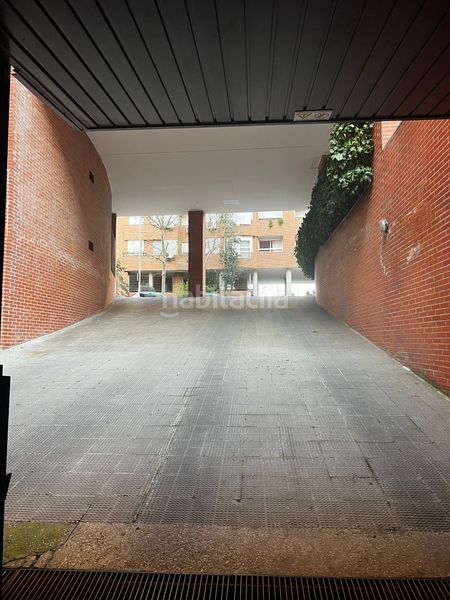 Foto 19df19a6-776c-4795-9c69-9550eda7b7e0. Aparcament cotxe a Peñagrande Madrid