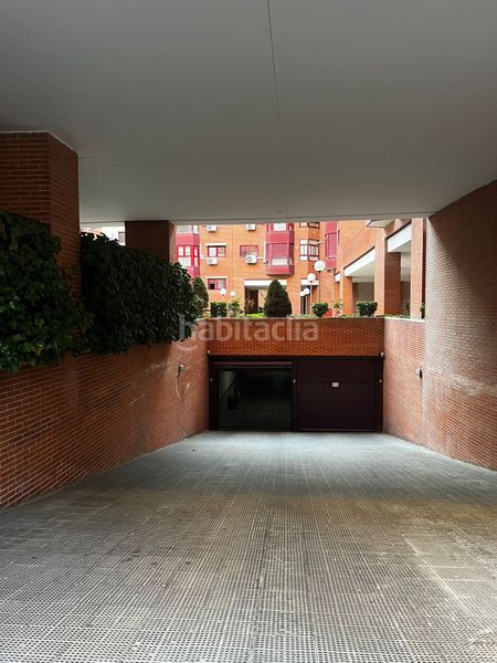 Foto 8e972319-f823-4905-8a57-885585557434. Aparcament cotxe a Peñagrande Madrid
